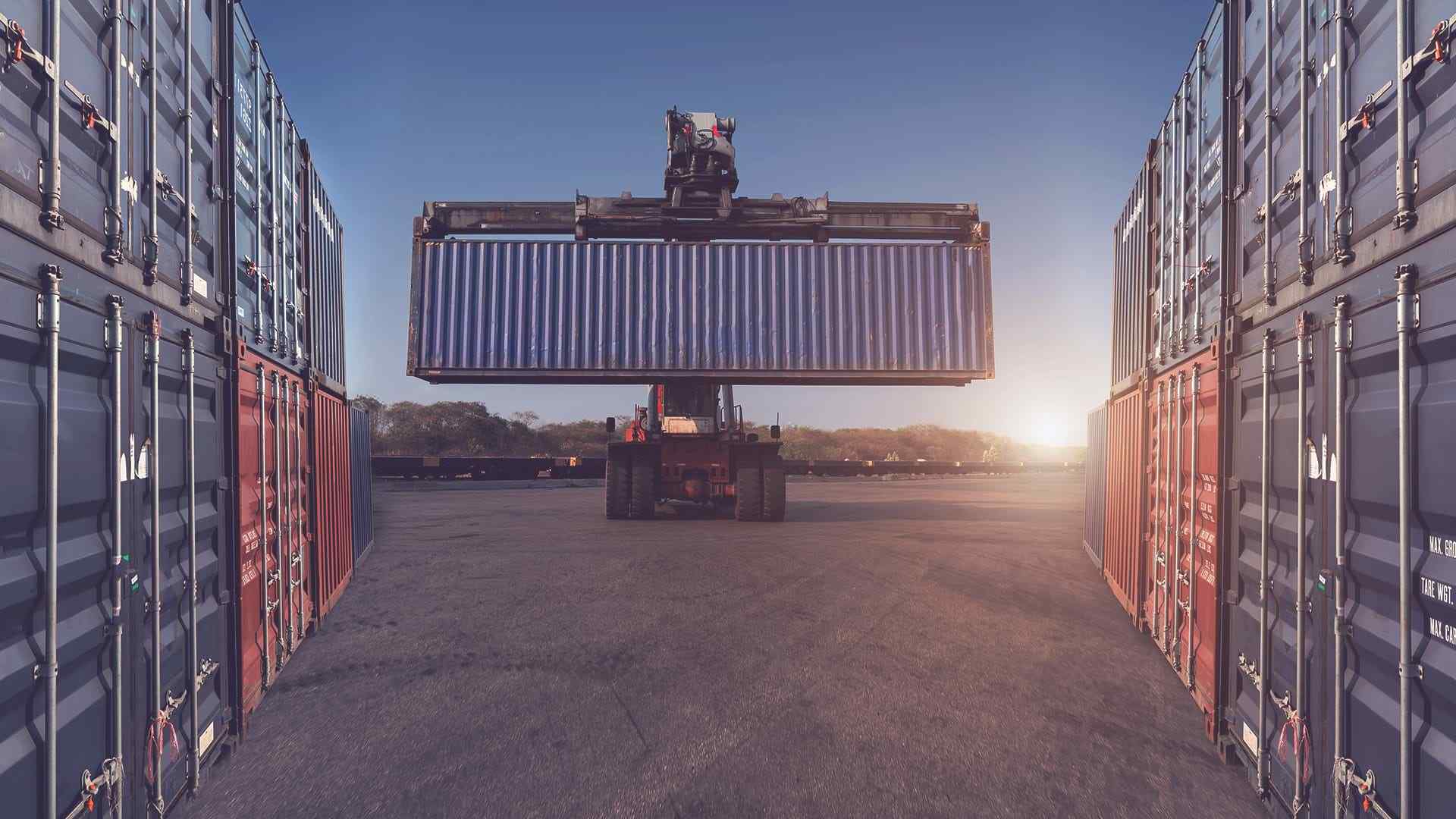 الشحن الثقيل: تحدياته وأهم الحلول لضمان الأمان والسرعة